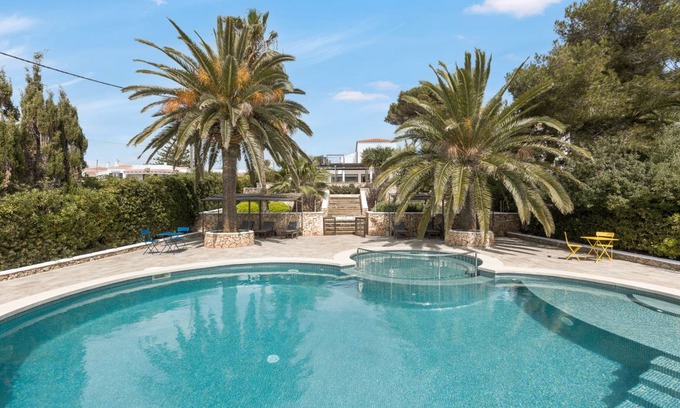Punta Prima Villa | 250 m² Villa ∙ 5 bedrooms ∙ 9 guests