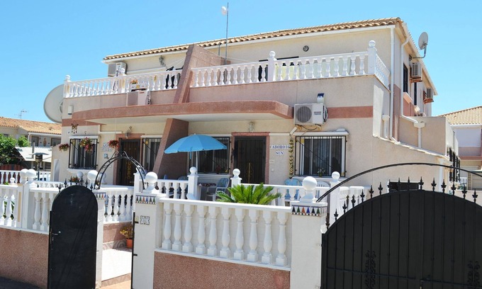 Orihuela Costa House | 3-Bedroom Holiday Home Wifi Communal Pool Walking Distance To Beach &Restaurants