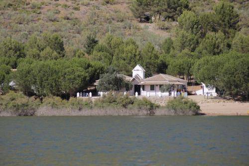 Iznajar Hostel | 30 m² Hostel ∙ 6 bedrooms ∙ 40 guests