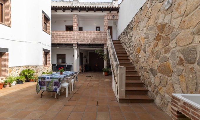 Valdelaguna House | 390 m² House ∙ 9 bedrooms ∙ 19 guests