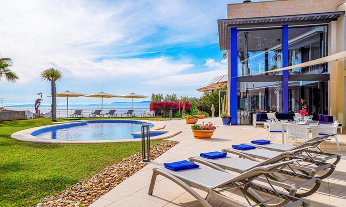 Badia Blava Villa | 396 m² Villa ∙ 4 bedrooms ∙ 8 guests
