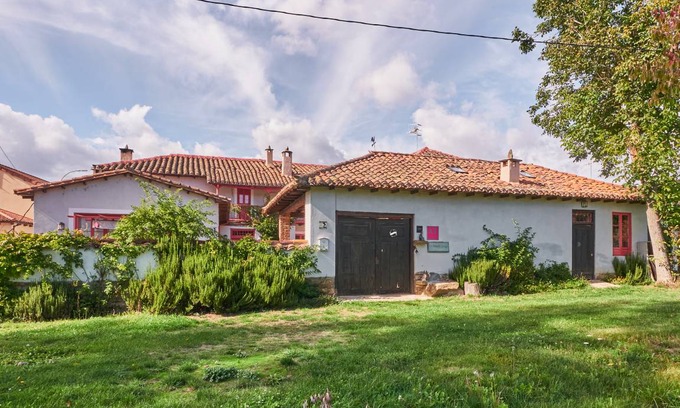 Villamejil House | 400 m² House ∙ 6 bedrooms ∙ 14 guests