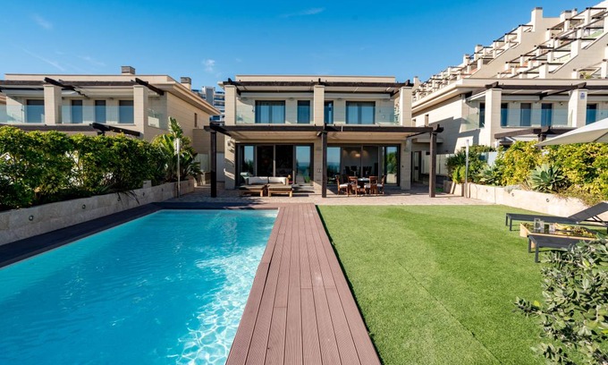 Els Arenals del Sol Villa | 400 m² Villa ∙ 4 bedrooms ∙ 9 guests