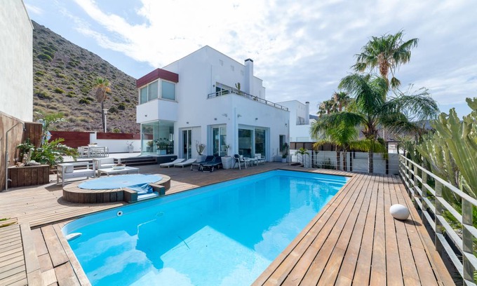 San Jose Villa | 410 m² Villa ∙ 2 bedrooms ∙ 5 guests