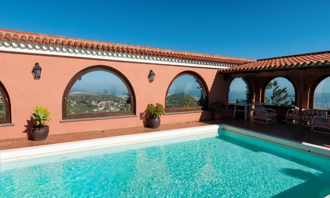 Santa Brigida Villa | 480 m² Villa ∙ 5 bedrooms ∙ 10 guests