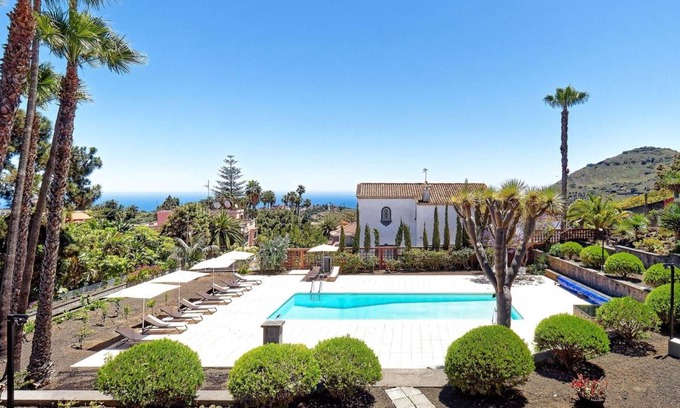 Tafira Other | 500 m² Accommodation ∙ 5 bedrooms ∙ 10 guests