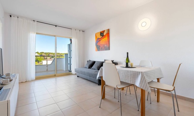 Salou City Centre Apartment | 52 m² Apartment ∙ 2 bedrooms ∙ 6 guests
