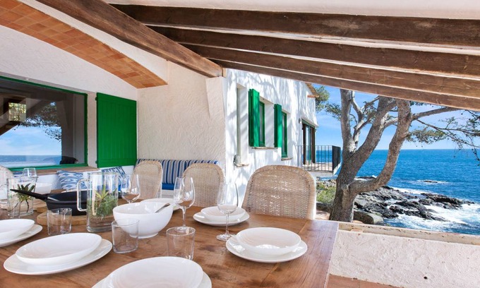 Calella de Palafrugell Villa | 556 m² Villa ∙ 6 bedrooms ∙ 12 guests