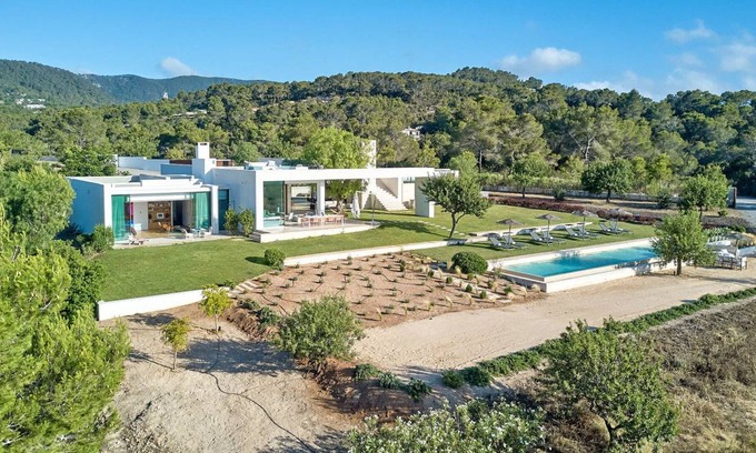 Sant Josep de sa Talaia Villa | 634 m² Villa ∙ 6 bedrooms ∙ 12 guests