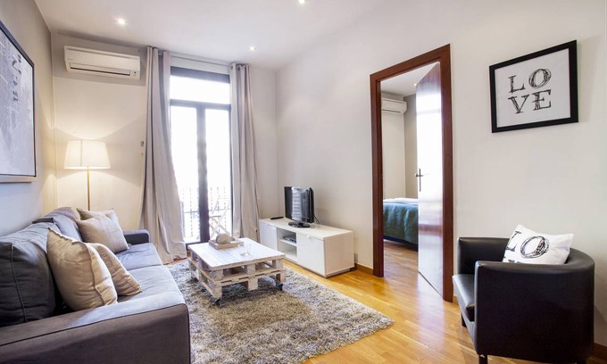 Sant Antoni Apartment | 66 m² Apartment ∙ 2 bedrooms ∙ 4 guests