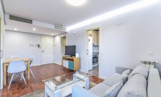 Villa de Vallecas Apartment | 70 m² Apartment ∙ 1 bedroom ∙ 4 guests
