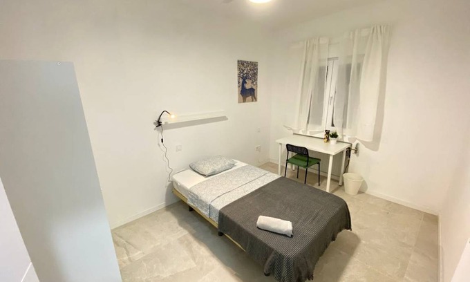 Arganzuela Resort | 75 m² Private room ∙ 1 bedroom ∙ 1 guest