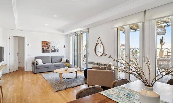 Castellana Apartment | 82 m² Apartment ∙ 3 bedrooms ∙ 8 guests