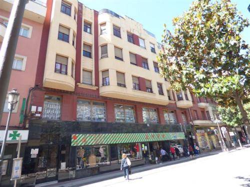 Ponferrada Apartment | 97 m² Apartment ∙ 3 bedrooms ∙ 6 guests