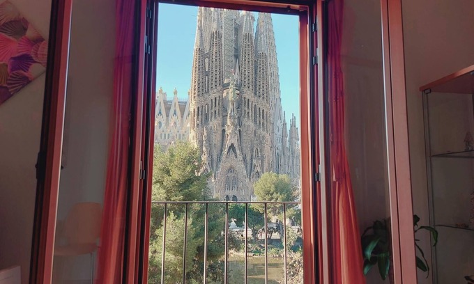 La Sagrada Familia Apartment | ABSOLUTE SAGRADA FAMILIA 3/Superior/
