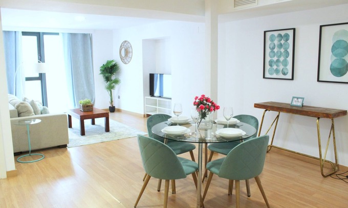 Alfalfa Apartment | Albareda 1 - One Bedroom Apartment, Sleeps 4