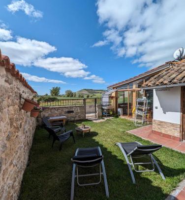 Hornillos del Camino Hostel | Albergue El Alfar/Pilgrim Hostel