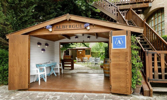 Puente La Reina Hostel | Albergue Jakue