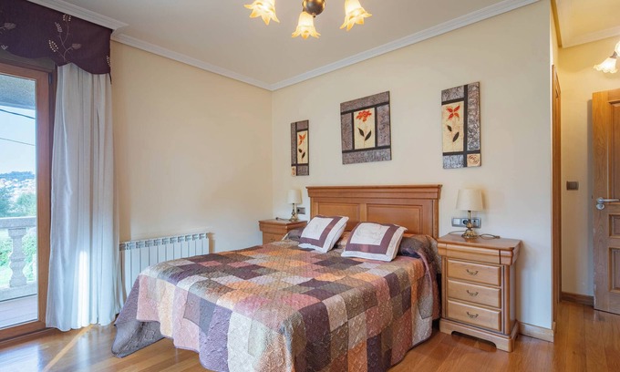 Cangas Apartment | Apartment 'Apartamento 11' with Shared Pool, Private Terrace and Wi-Fi
