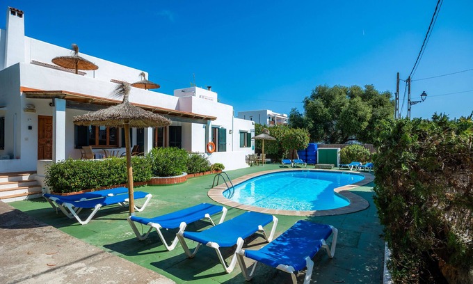 Cala d'Or Apartment | Apartment "Felipe 2-3" with Pool, Wi-Fi & Terrace