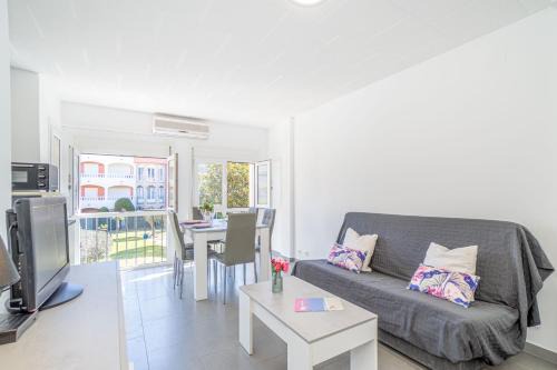 Empuriabrava Apartment | Basic Comfort Apartment Gran Reserva 0074