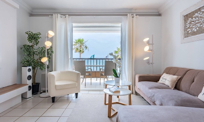 Sitio de Calahonda Apartment | BEACH Front duplex - Full SEA View - Dona Lola BEACH Resort - between MARBELLA and La Cala de Mijas - Ref. CS199
