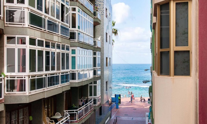 Las Palmas de Gran Canaria Apartment | Beautiful Beach Apartment M&B IV by Las Canteras by VillaGranCanaria