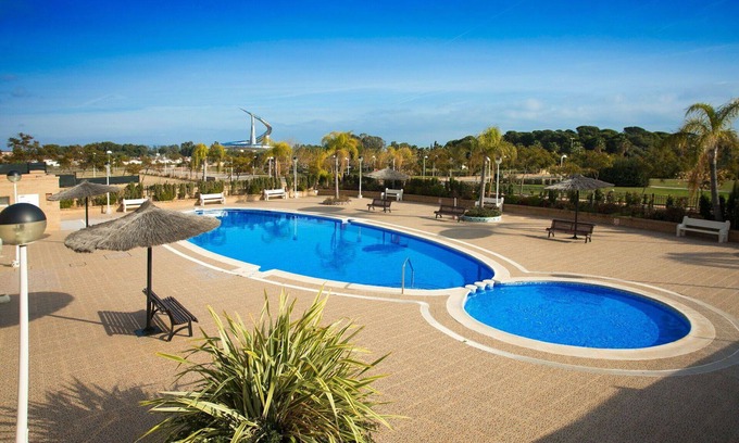 Cabanes Apartment | Beautiful apartment for 6 people with A/C, WIFI, pool, TV, terrace, pets allowed and panoramic v.