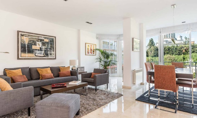 Jeronimos Apartment | BNBHolder Majestic ATOCHA STATION
