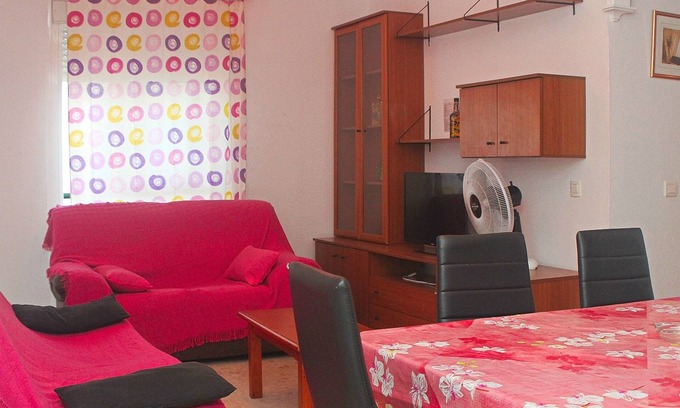 Conil de la Frontera City Center Apartment | Central apartment, small pets accepted