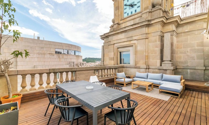Dreta de l'Eixample Apartment | Central penthouse with terrace Placa Catalunya I