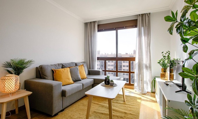 Rejas Apartment | Charming Madrid Airport II