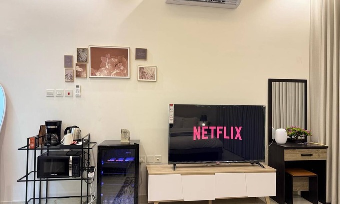 Riyadh Apartment | Chic 1-bedroom apartment with AC, WiFi in brilliant Riyadh