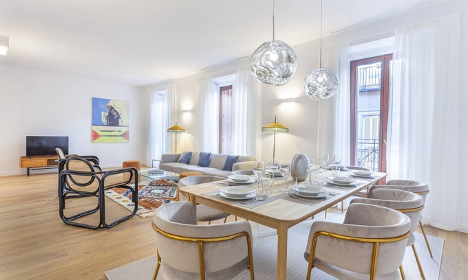 Cortes Apartment | Cibeles Luxe III apartment in Madrid