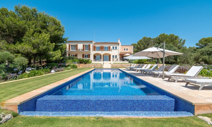 Portocolom Villa | Country House 'Es Clape' with Private Pool, Wi-Fi and Air Conditioning