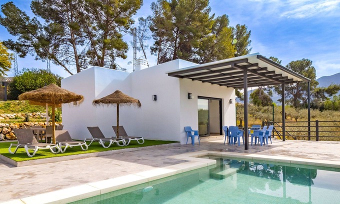 Alhaurin el Grande Cottage | Cubo's Casa La Ibicenca/private pool/air conditioning/free wifi