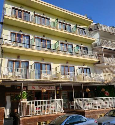 Ses Cadenes Hostel | Das Hostal