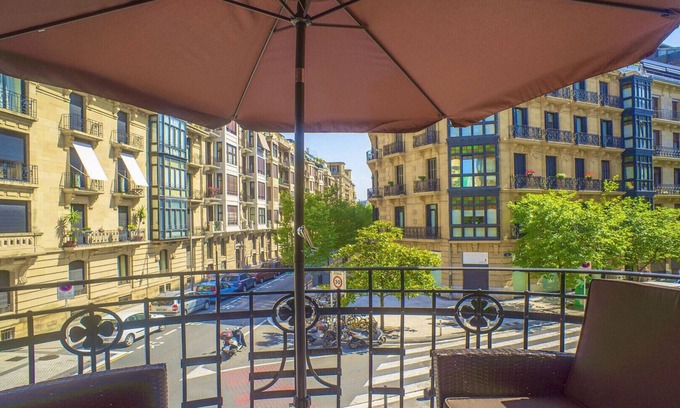 San Sebastian Centro Apartment | Downtown Apartment Desing