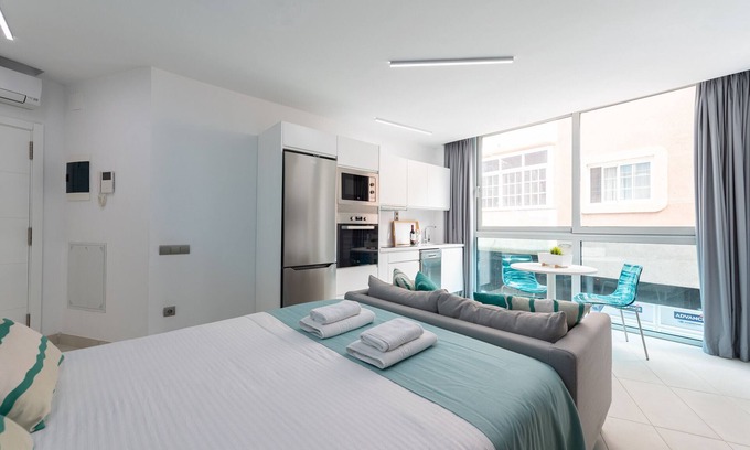 Las Palmas de Gran Canaria Apartment | Edison Building 204 By CanariasGetaway