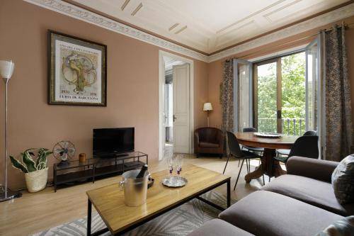 Esquerra de l'Eixample Apartment | 75 m² Apartment ∙ 2 bedrooms ∙ 5 guests