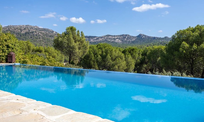 San Martin de Valdeiglesias Ski Chalet | 150 m² Chalet ∙ 4 bedrooms ∙ 8 guests