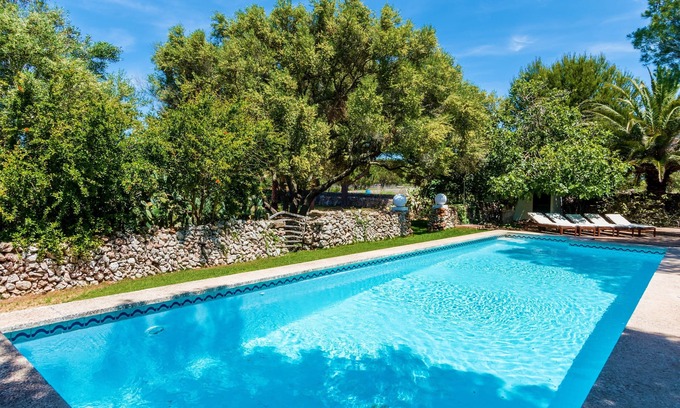 Mahon Villa | Finca Eleonora - quiet, big garden and pool, Free WiFi and AC, Sonos