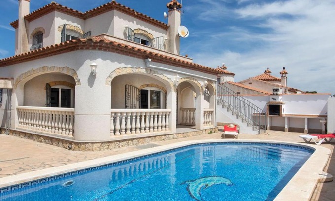 Miami Platja House | Holiday Home Villa Kikidona by Interhome