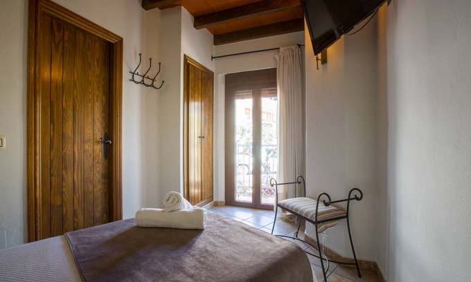 Alora Hostel | Hostel ∙ 8 guests