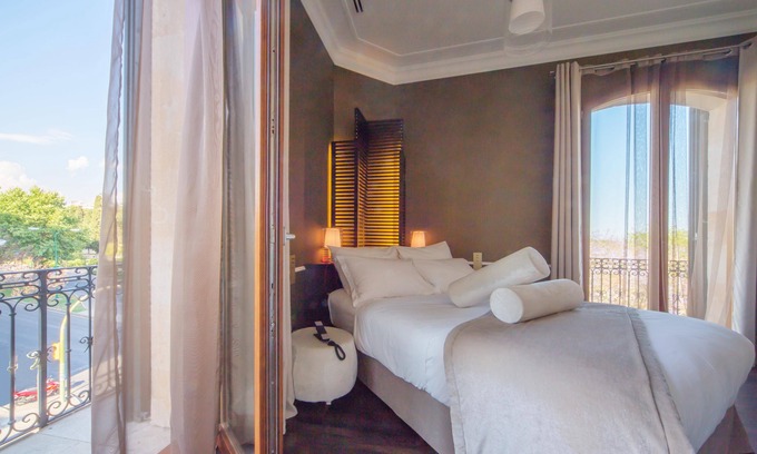 El Jonquet Hotel | Hotel Hostal Cuba