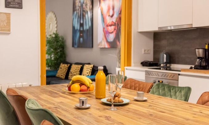 Embajadores Apartment | Luxury Suite - Prime Location