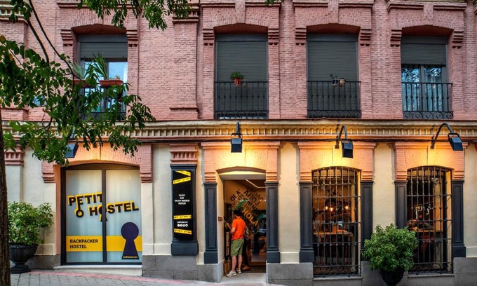Imperial Hostel | Petit Hostel La Latina
