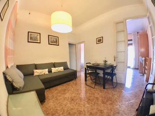 La Nova Esquerra de l'Eixample Apartment | Plaza España Central Apartment