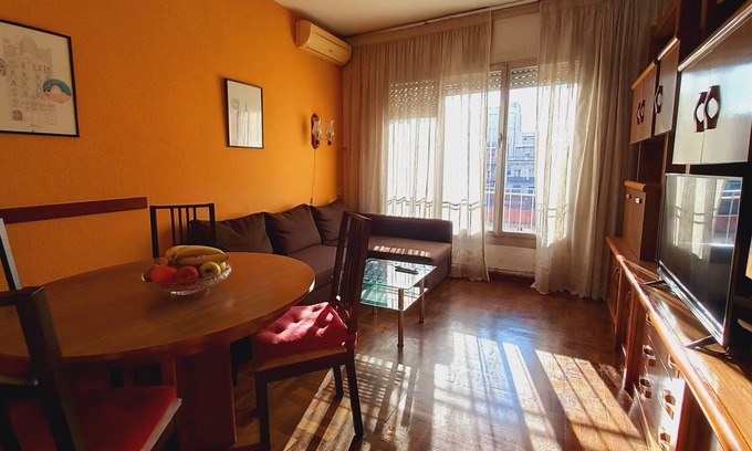 Esquerra de l'Eixample Apartment | Plaza Universitat Apartment