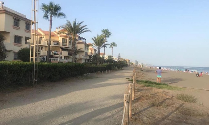 Torre de Benagalbon Apartment | Primera línea de playa
